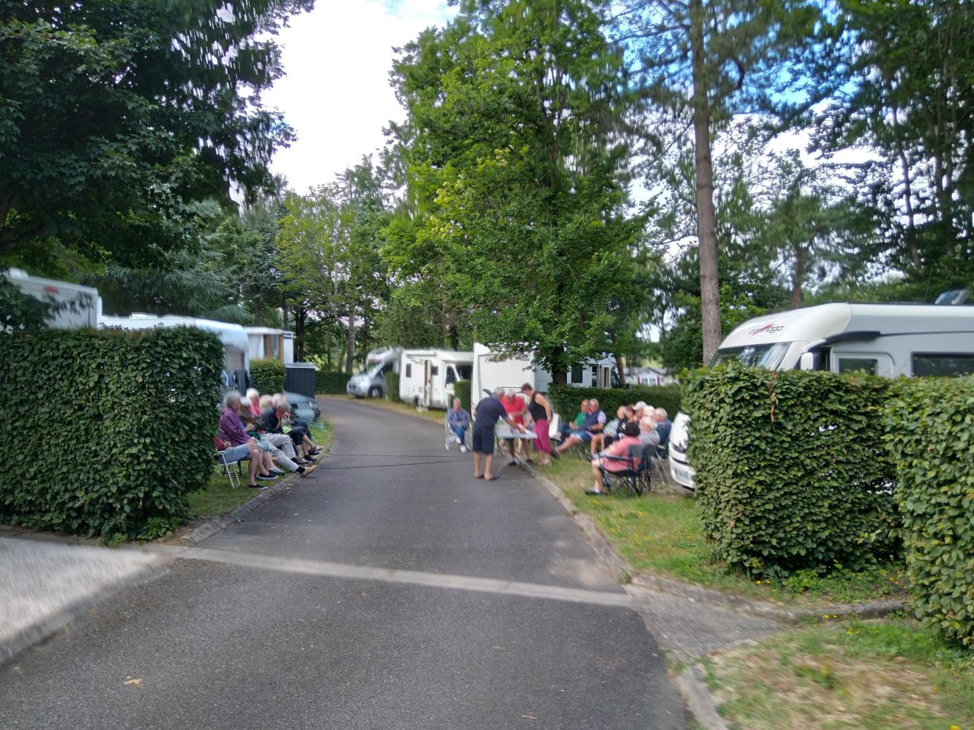 Camping Hurongues Pomeys Exterior photo